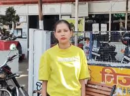 रायपुर में प्रेग्नेंट इंटीरियर डिजाइनर को मारा थप्पड़; VIDEO में दिखा टी-शर्ट खींचना और धक्का, डॉग रेस्क्यू टीम ने सड़क पर बीच-बचाव किया, डॉग-मोबाइल छीना गया…