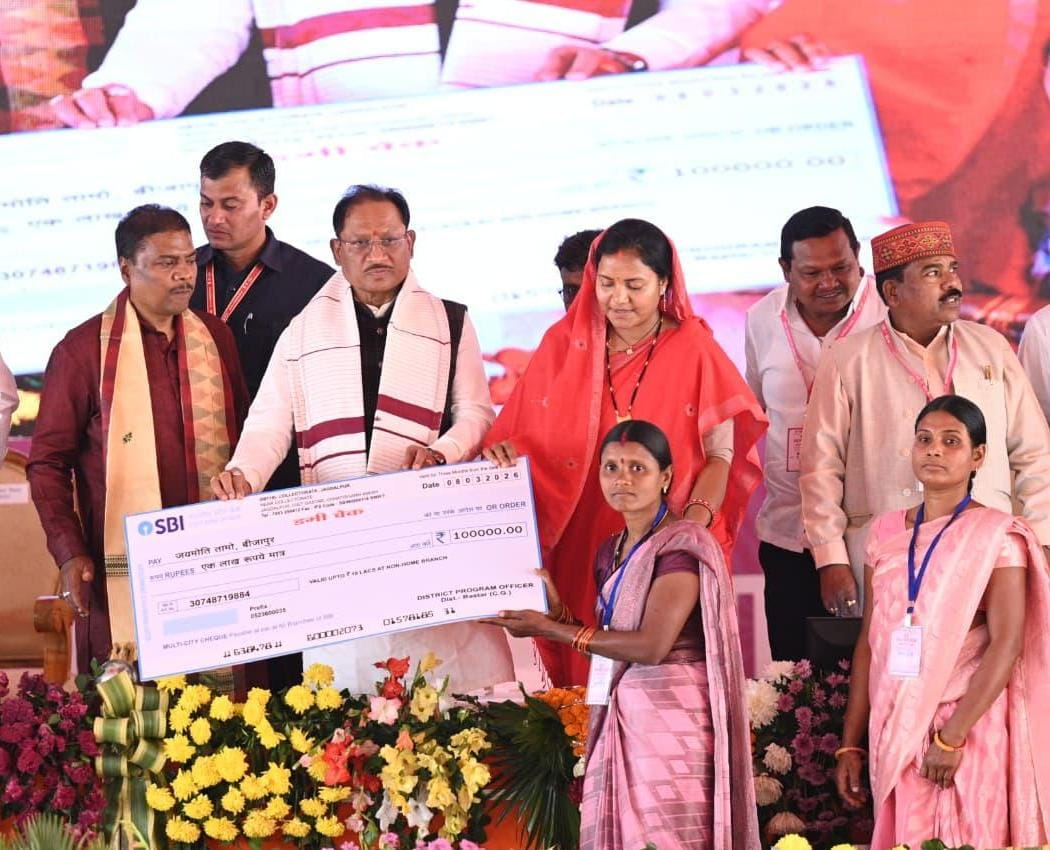 रायपुर : महतारी वंदन योजना से मातृशक्ति को मिला आर्थिक संबल : मुख्यमंत्री श्री विष्णु देव साय…