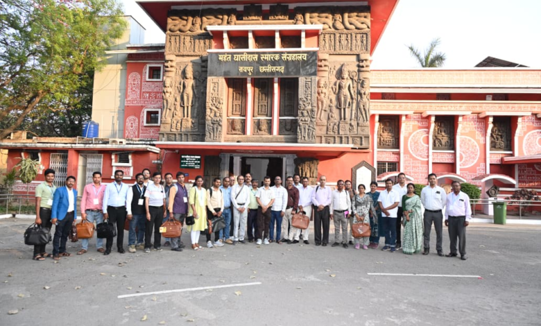 रायपुर : पुरातत्त्वीय धरोहरों के संरक्षण में जनभागीदारी बढ़ाने की पहल, जिला पुरातत्त्वीय संघों के गठन पर तीन दिवसीय कार्यशाला शुरू…