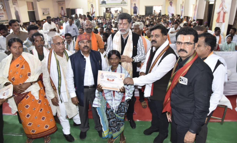 रायपुर : जगदलपुर के वृहद किसान सम्मेलन में उप मुख्यमंत्री श्री विजय शर्मा हुए शामिल…