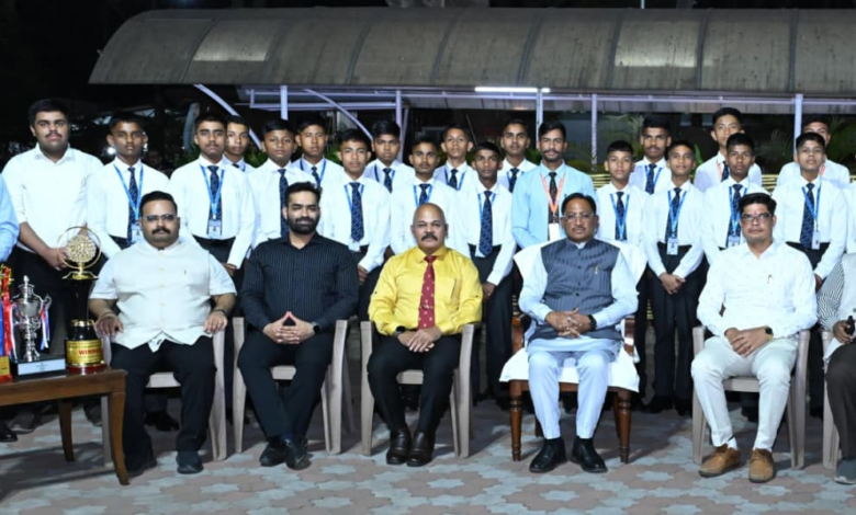 रायपुर : मिलिट्री पाइप बैंड प्रतियोगिता में राष्ट्रीय स्तर पर तृतीय स्थान: मुख्यमंत्री श्री साय ने द ग्रेट इंडिया सैनिक स्कूल के छात्रों को दी बधाई और शुभकामनाएं…