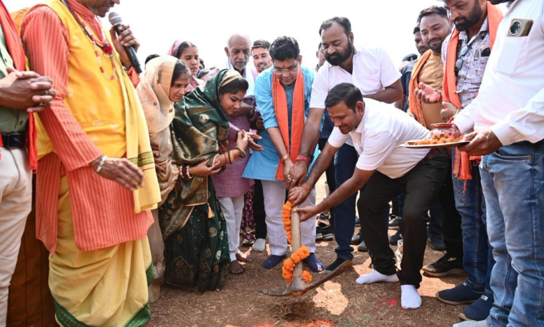 रायपुर : समृद्ध और सुलभ ग्रामीण भारत के लिए मज़बूत आधारभूत संरचना है पुल -मंत्री श्री टंक राम वर्मा…
