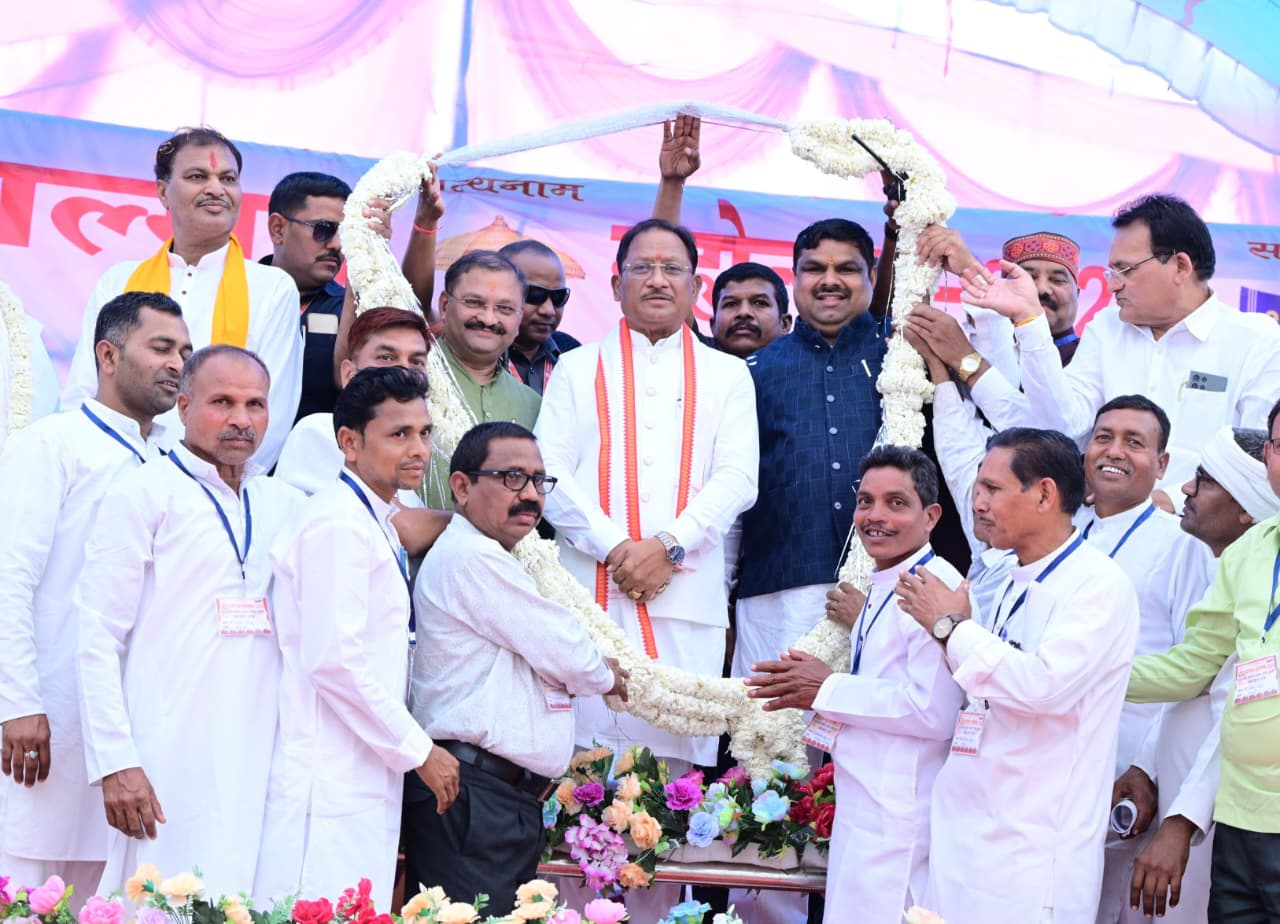 रायपुर : संत कबीर की वाणी समाज को जोड़ती है, सरकार का संकल्प जनजीवन संवारता है : मुख्यमंत्री श्री विष्णु देव साय… रायपुर : संत कबीर की वाणी समाज को जोड़ती है, सरकार का संकल्प जनजीवन संवारता है : मुख्यमंत्री श्री विष्णु देव साय…