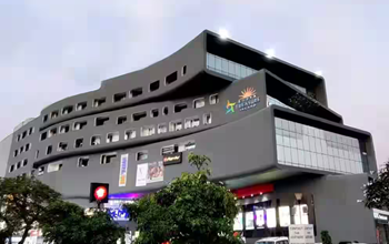 सड़क पर अवैध कब्जे का आरोप, मामले की शिकायत भी दर्ज… सड़क पर अवैध कब्जे का आरोप, मामले की शिकायत भी दर्ज…