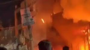 इंदौर में 8 लोगों की जिंदा जलकर मौत, EV चार्जिंग के दौरान घर में लगी आग; कई सिलिंडर फटे…