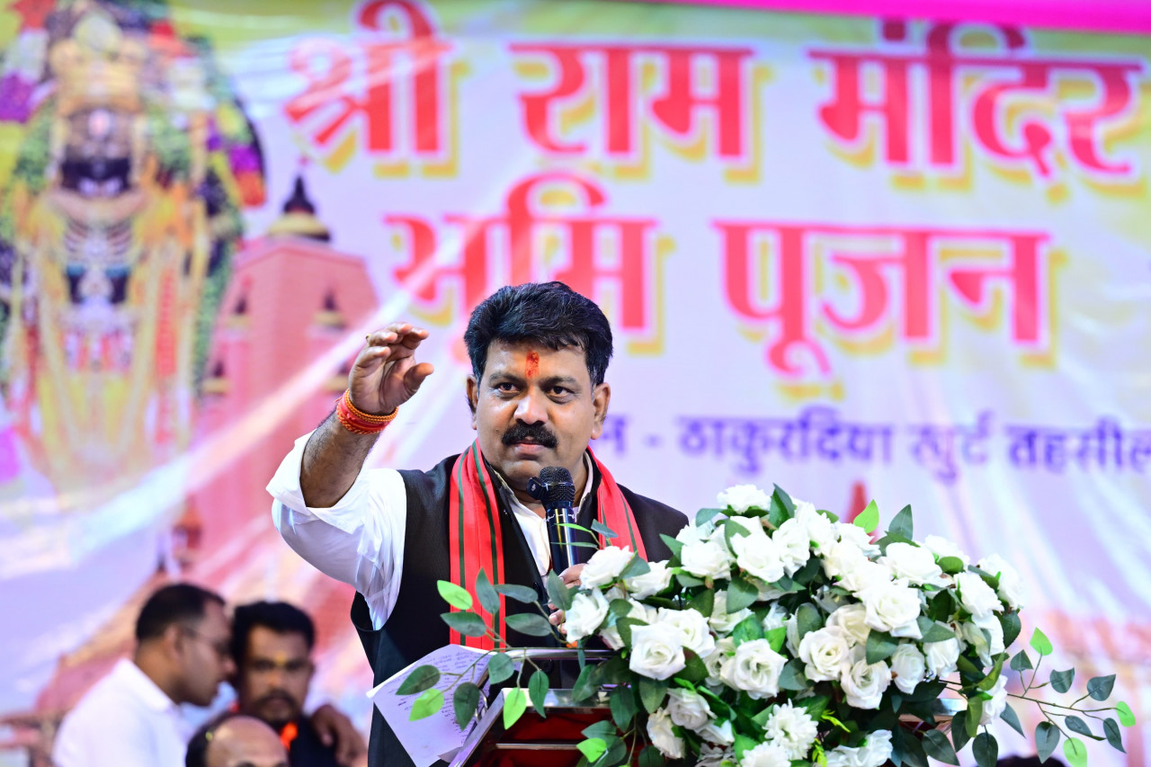 रायपुर : ठाकुरदिया खुर्द में राम मंदिर का उपमुख्यमंत्री श्री विजय शर्मा ने किया भूमिपूजन… रायपुर : ठाकुरदिया खुर्द में राम मंदिर का उपमुख्यमंत्री श्री विजय शर्मा ने किया भूमिपूजन…