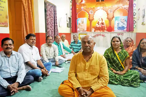 विश्व शांति के लिए नवरात्रि के 9 दिन में 24 हजार गायत्री मंत्र का जाप करेंगे…