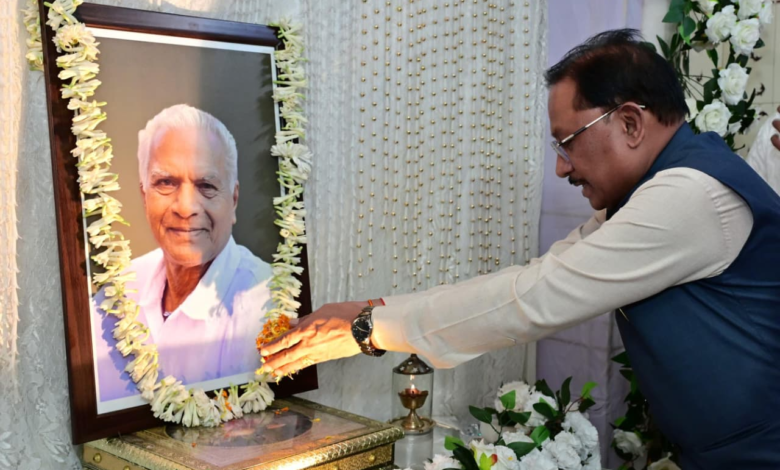 रायपुर : मुख्यमंत्री श्री विष्णुदेव साय ने लोकतंत्र सेनानी स्वर्गीय महावीर प्रसाद जैन को दी श्रद्धांजलि…