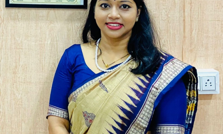 रायपुर : डॉ. शिबानी के सपनों को मिली प्रधानमंत्री रोजगार सृजन योजना से स्वावलंबन की उड़ान… रायपुर : डॉ. शिबानी के सपनों को मिली प्रधानमंत्री रोजगार सृजन योजना से स्वावलंबन की उड़ान…