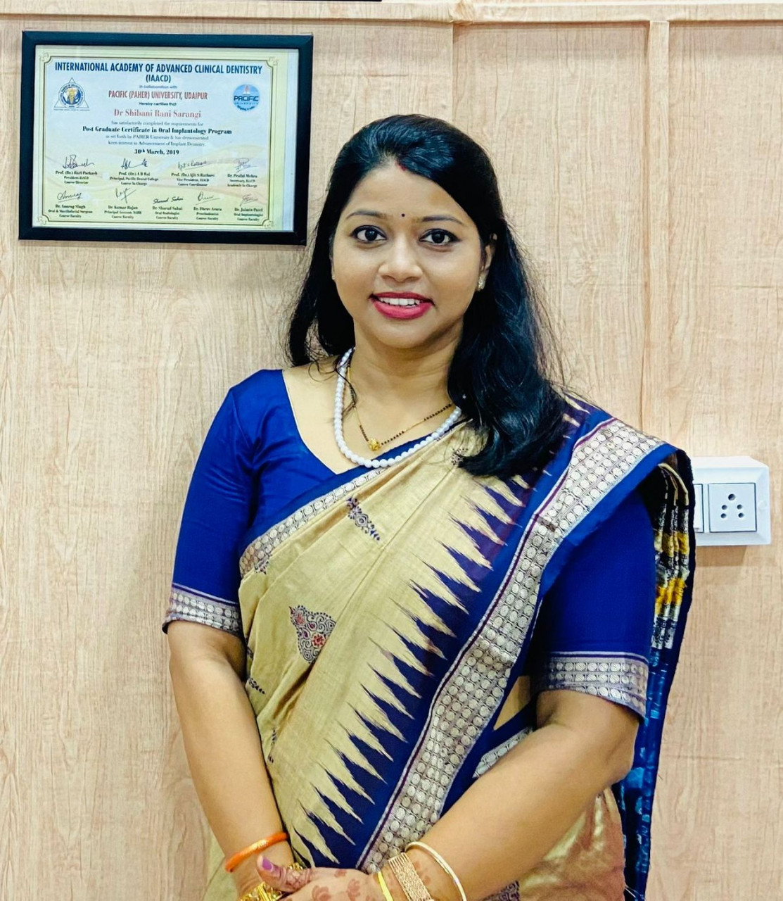 रायपुर : डॉ. शिबानी के सपनों को मिली प्रधानमंत्री रोजगार सृजन योजना से स्वावलंबन की उड़ान… रायपुर : डॉ. शिबानी के सपनों को मिली प्रधानमंत्री रोजगार सृजन योजना से स्वावलंबन की उड़ान…