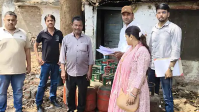 दुर्ग में खाद्य विभाग बड़ी कार्रवाई: नाश्ता सेंटर संचालक के पास से 22 घरेलू गैस सिलेंडर जब्त, घर में छिपाकर रखे थे… दुर्ग में खाद्य विभाग बड़ी कार्रवाई: नाश्ता सेंटर संचालक के पास से 22 घरेलू गैस सिलेंडर जब्त, घर में छिपाकर रखे थे…