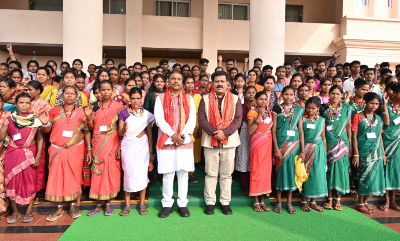 रायपुर : अबुझमाड़िया युवाओं ने अनुभव की लोकतंत्र की कार्यप्रणाली…