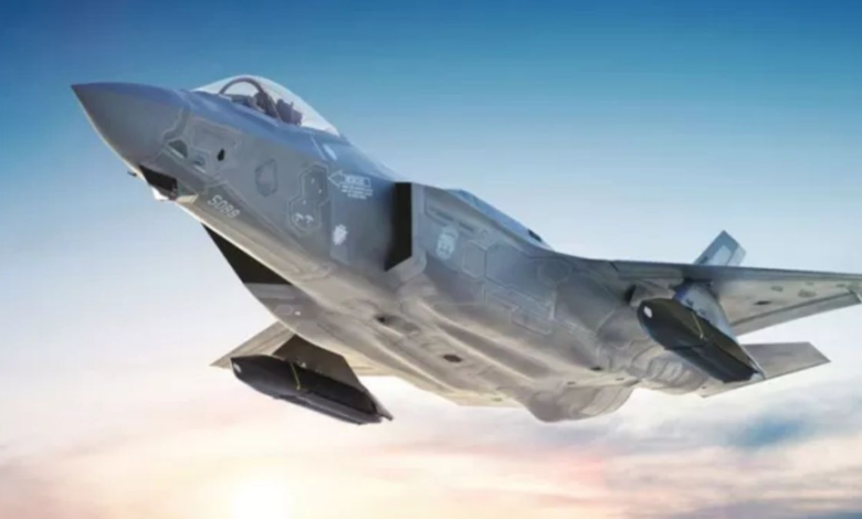 अमेरिका के F-35 फाइटर जेट को माना जाता है ‘अजेय’, फिर भी ईरान ने कैसे बनाया निशाना?… अमेरिका के F-35 फाइटर जेट को माना जाता है ‘अजेय’, फिर भी ईरान ने कैसे बनाया निशाना?…