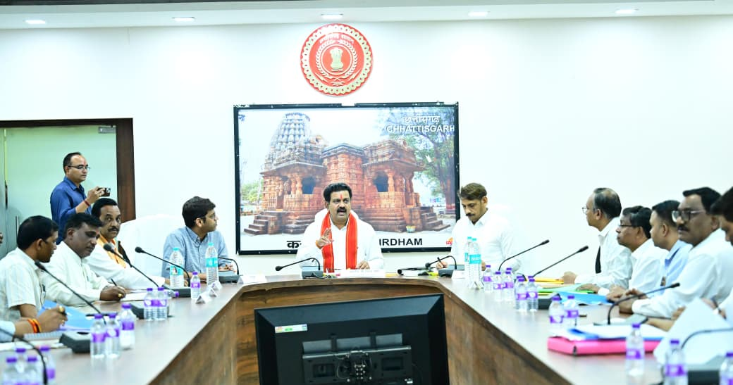 रायपुर : उपमुख्यमंत्री ने मेडिकल कॉलेज भवन निर्माण और आगामी शैक्षणिक सत्र की तैयारियों की गहन समीक्षा की…