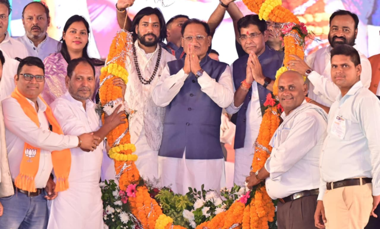 रायपुर : किसानों की खुशियों भरी होली के बाद अब भूमिहीन कृषि श्रमिकों की नवरात्रि भी हुई समृद्ध… रायपुर : किसानों की खुशियों भरी होली के बाद अब भूमिहीन कृषि श्रमिकों की नवरात्रि भी हुई समृद्ध…