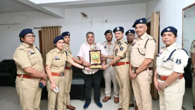 रायपुर : कैबिनेट मंत्री श्री राजेश अग्रवाल ने चंदखुरी स्थित राज्य पुलिस अकादमी में प्रशिक्षण प्राप्त कर रहे युवा पुलिस अधिकारियों से की मुलाकात… रायपुर : कैबिनेट मंत्री श्री राजेश अग्रवाल ने चंदखुरी स्थित राज्य पुलिस अकादमी में प्रशिक्षण प्राप्त कर रहे युवा पुलिस अधिकारियों से की मुलाकात…