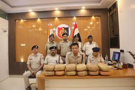 स्टेशन पर 13.50 किलो गांजे के साथ युवक गिरफ्तार… स्टेशन पर 13.50 किलो गांजे के साथ युवक गिरफ्तार…