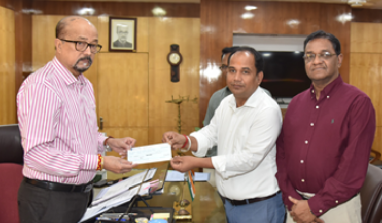 रायपुर : राज्यपाल श्री रमेन डेका ने रेडक्रॉस सोसायटी संरक्षक के रूप में सदस्यता ग्रहण की… रायपुर : राज्यपाल श्री रमेन डेका ने रेडक्रॉस सोसायटी संरक्षक के रूप में सदस्यता ग्रहण की…