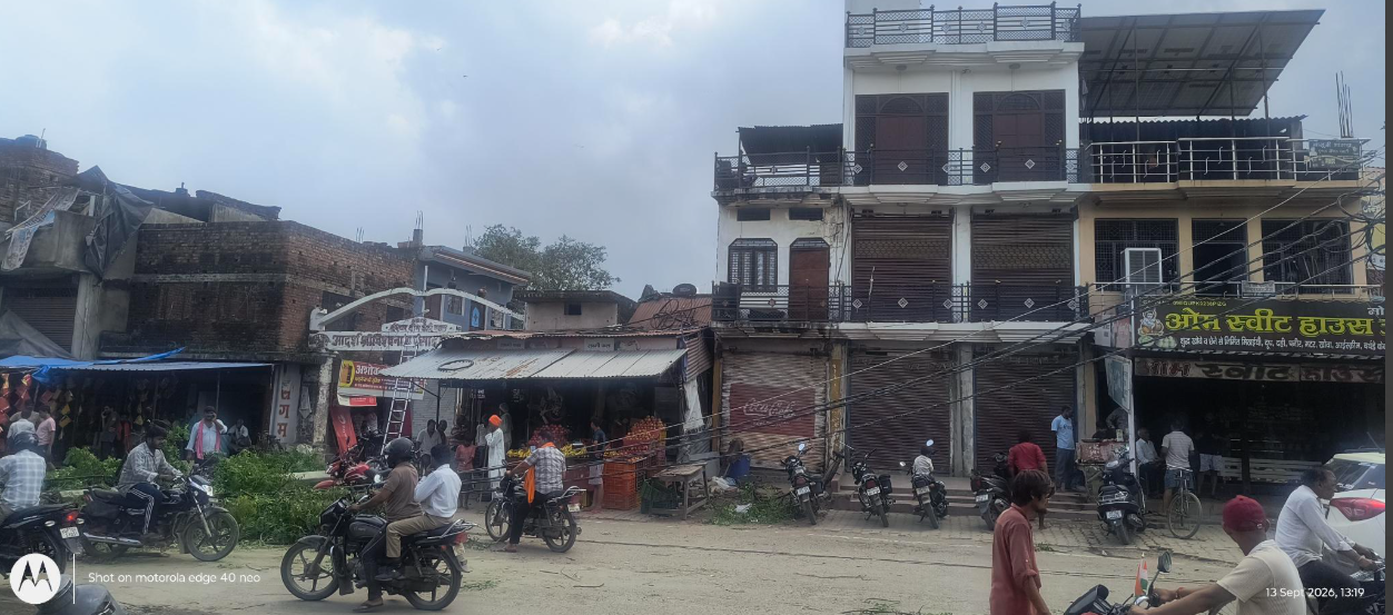 🌳 जसरा में नीम का पेड़ गिरने से 4 से अधिक बिजली के खंभे टूटे, कई घंटे बिजली गुल 🌳 जसरा में नीम का पेड़ गिरने से 4 से अधिक बिजली के खंभे टूटे, कई घंटे बिजली गुल